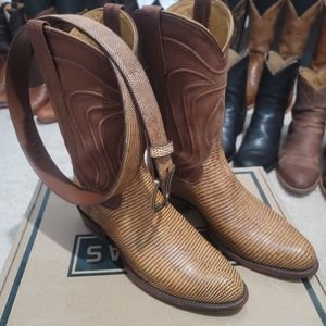 Tecovas Nolan Relic boots and belt